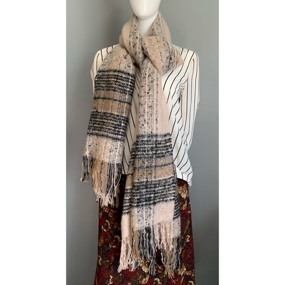 Ann Taylor Loft : blanket scarf - Picture 2 of 11